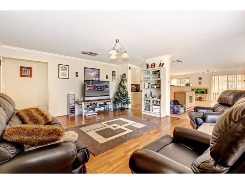 3 Mitta Place, Taylors Hill VIC 3037