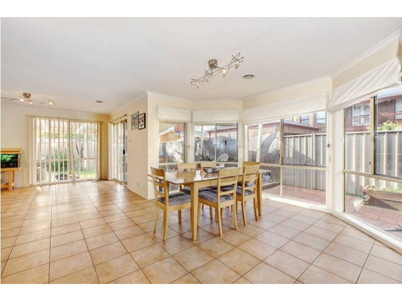 3 Mitta Place, Taylors Hill VIC 3037