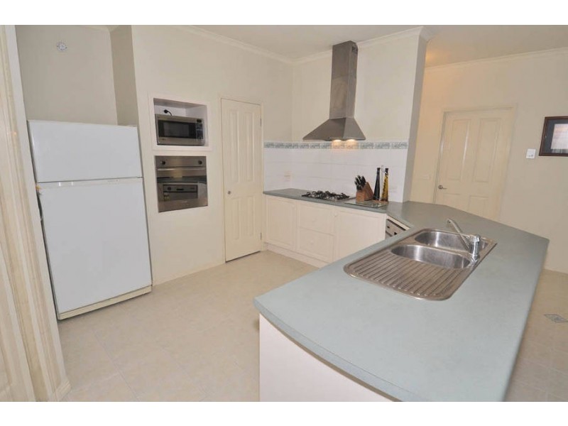 22 Tudor Rose Crescent, Sydenham VIC 3037