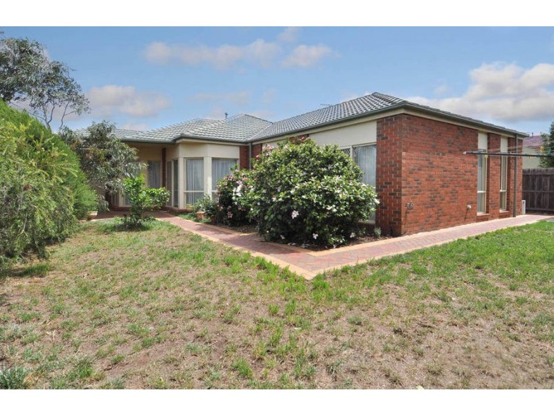 22 Tudor Rose Crescent, Sydenham VIC 3037