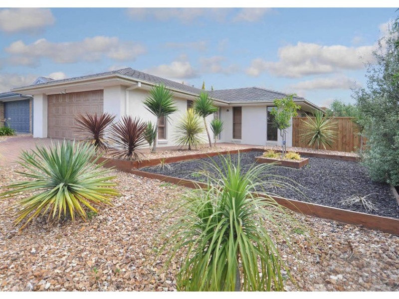 12 Ruthven Close, Hillside VIC 3037