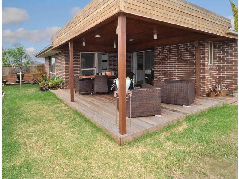 12 Ruthven Close, Hillside VIC 3037