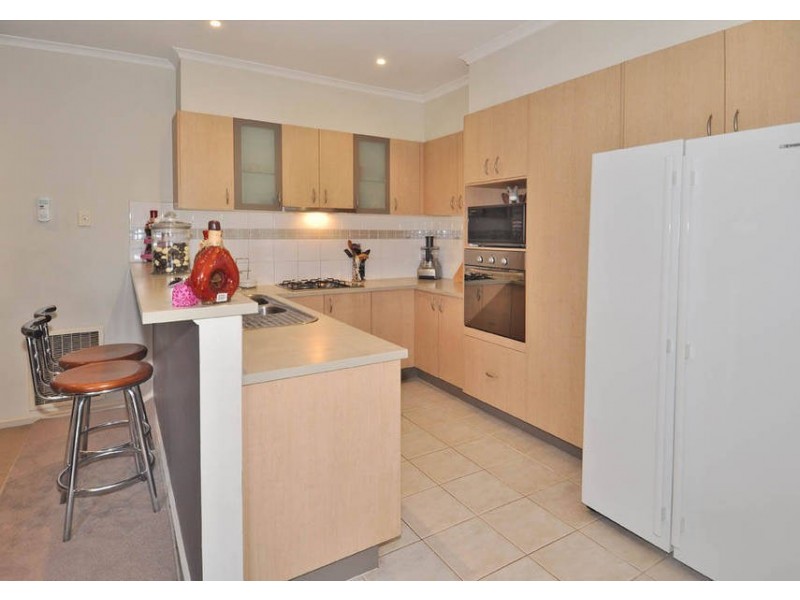 46 Amberlea Circuit, Taylors Hill VIC 3037