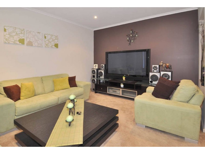 46 Amberlea Circuit, Taylors Hill VIC 3037