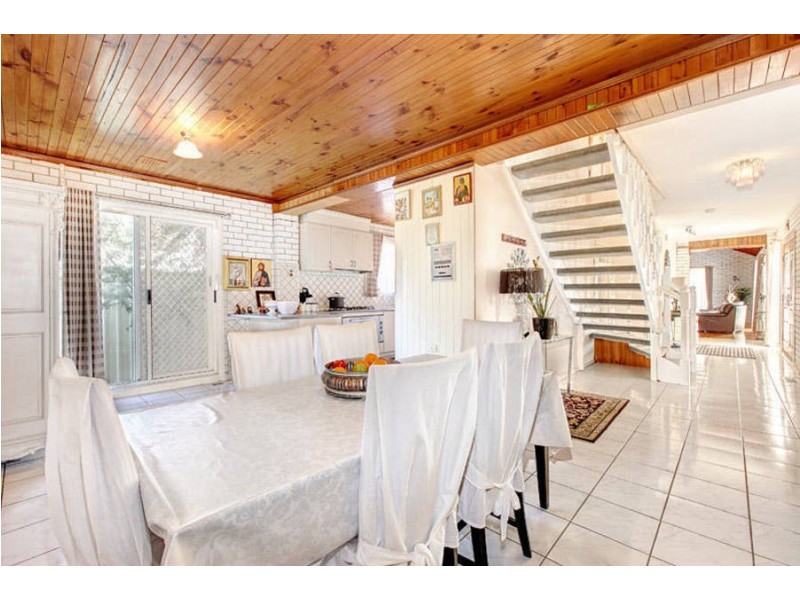 2 Thornhill Drive, Keilor Downs VIC 3038