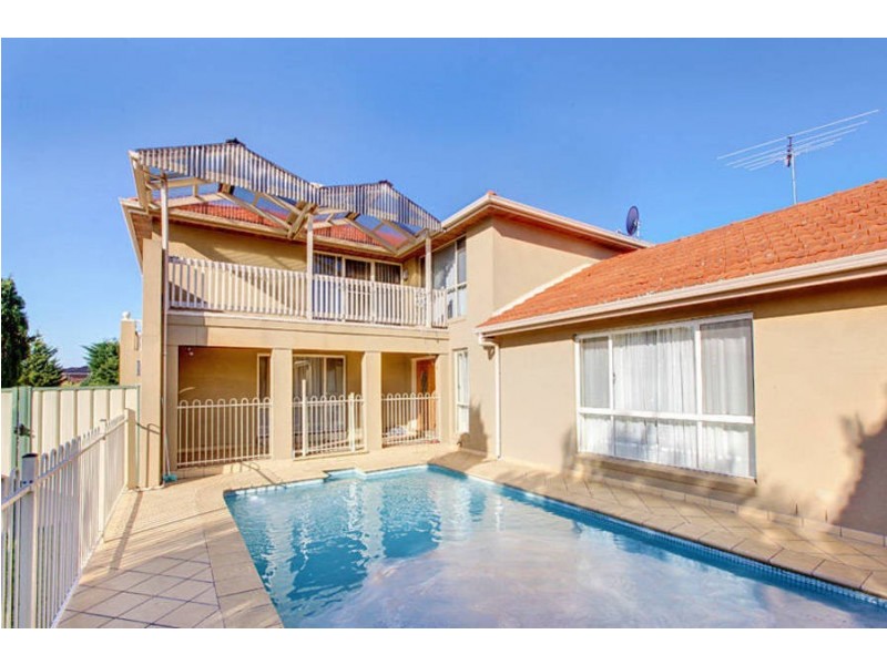 2 Thornhill Drive, Keilor Downs VIC 3038