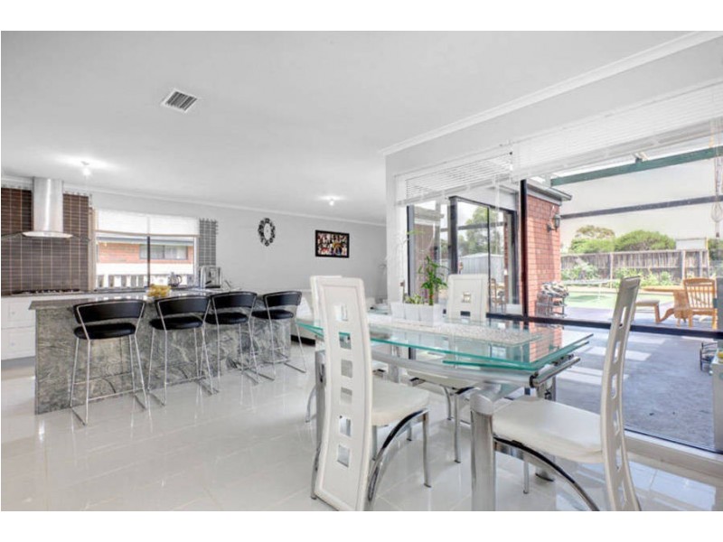 74 Dundee Way, Sydenham VIC 3037