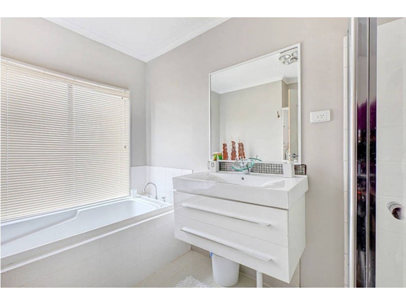 74 Dundee Way, Sydenham VIC 3037