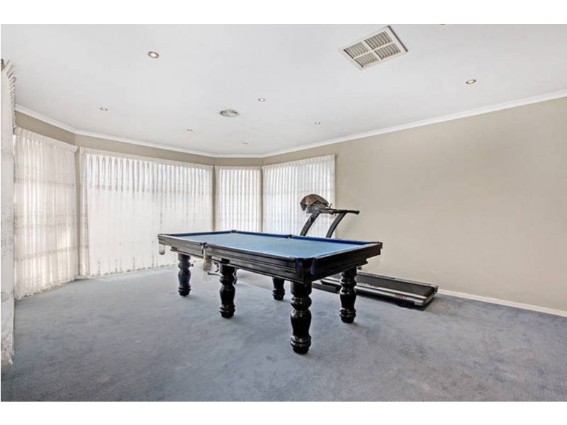 20 Palmerston Crescent, Taylors Lakes VIC 3038