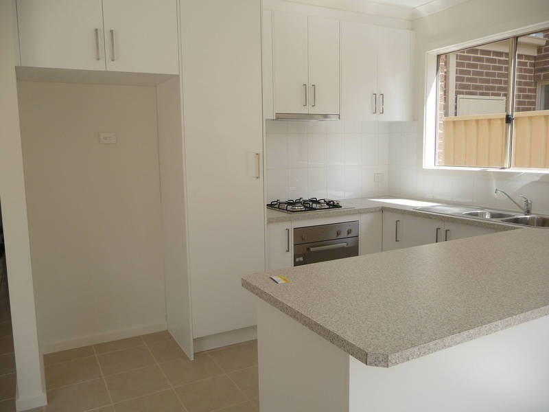 16 Richie Circuit, Hillside VIC 3037