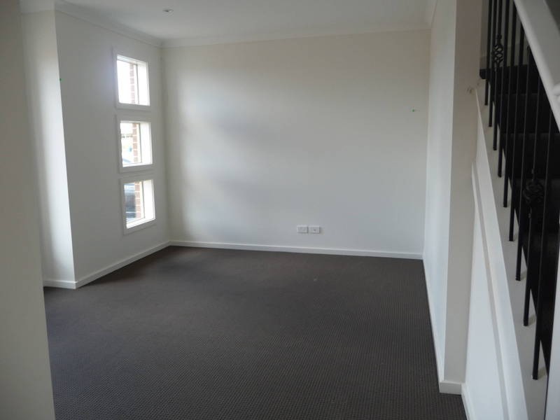 16 Richie Circuit, Hillside VIC 3037