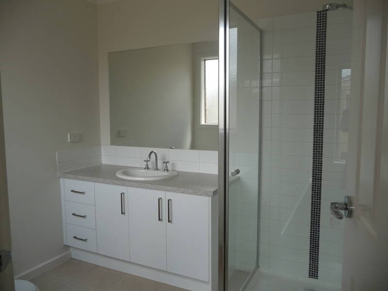 16 Richie Circuit, Hillside VIC 3037