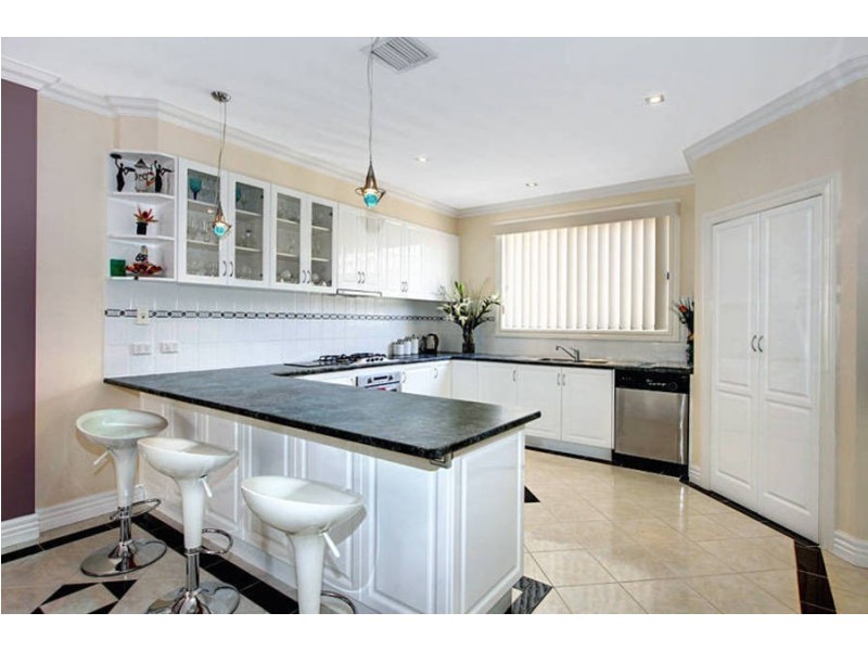 11 Keiwa Place, Taylors Hill VIC 3037