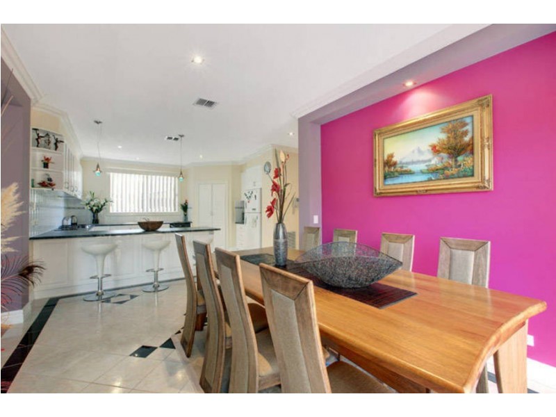 11 Keiwa Place, Taylors Hill VIC 3037