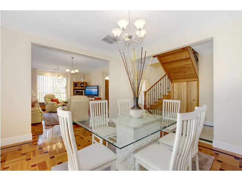 11 Keiwa Place, Taylors Hill VIC 3037