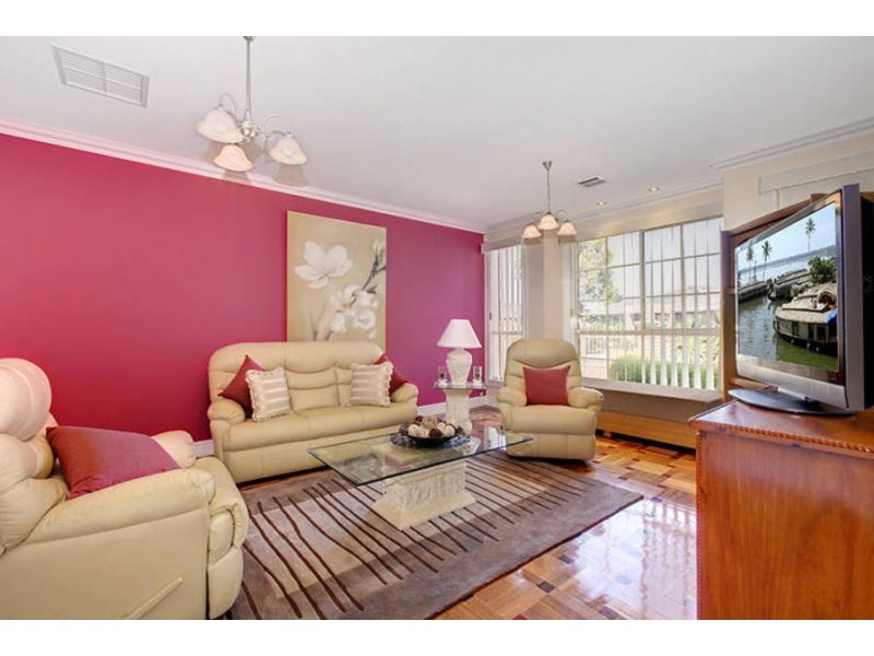 11 Keiwa Place, Taylors Hill VIC 3037