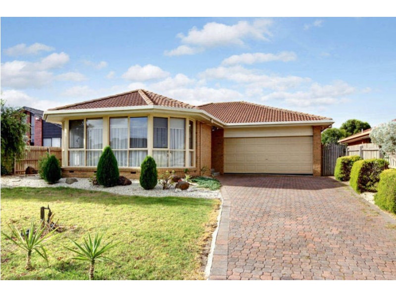 6 Blake Close, Delahey VIC 3037