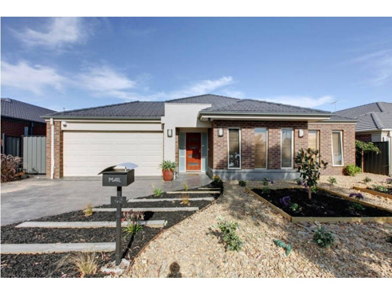 45 Melfin Drive, Hillside VIC 3037