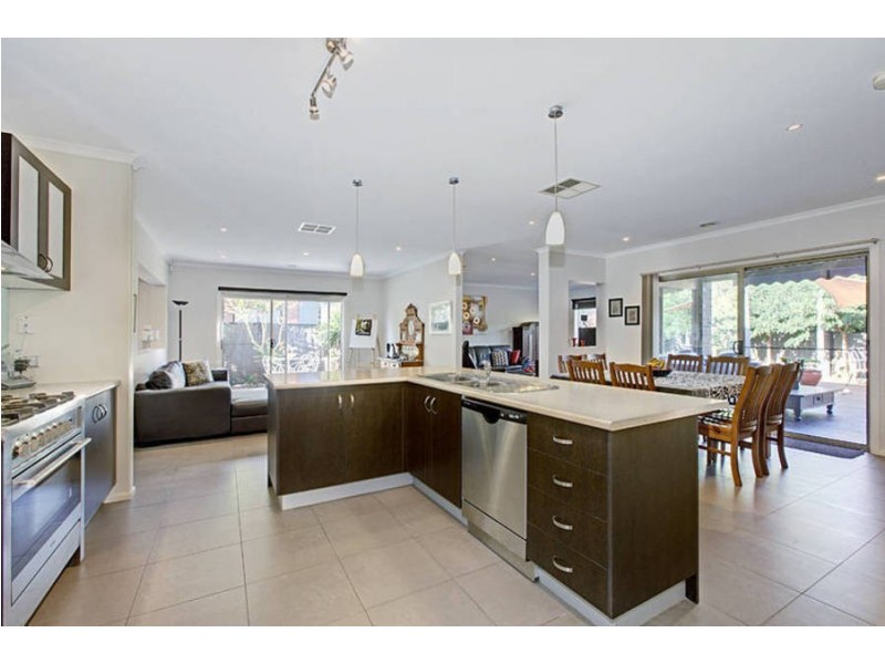 45 Melfin Drive, Hillside VIC 3037