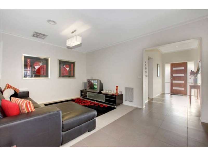 45 Melfin Drive, Hillside VIC 3037