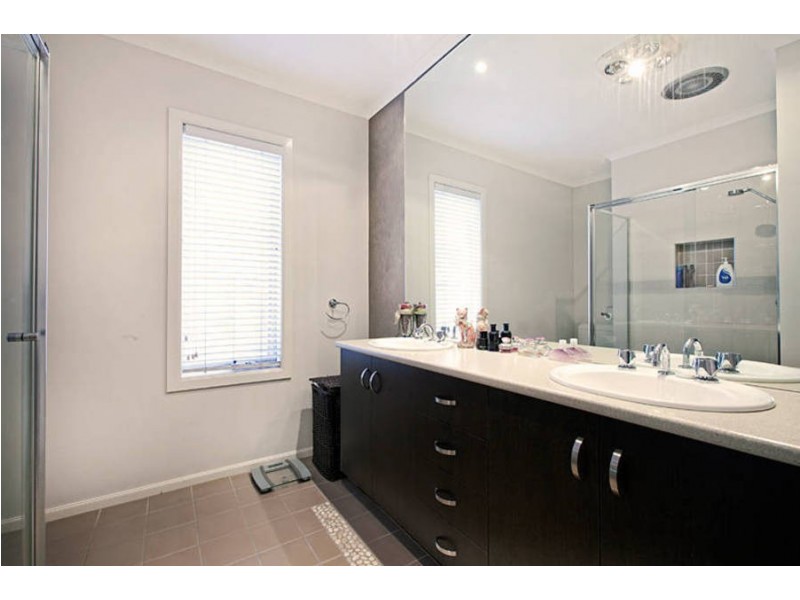 45 Melfin Drive, Hillside VIC 3037