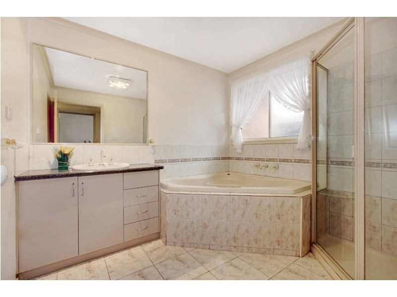 3 Balaka Court, Delahey VIC 3037