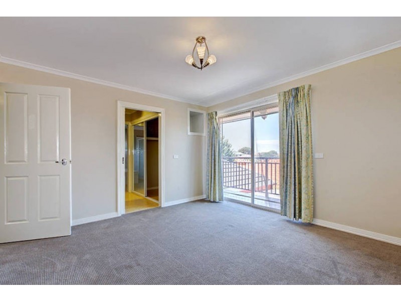 11 Longhurst Crescent, Hillside VIC 3037