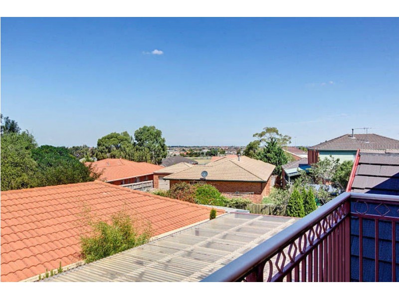 11 Longhurst Crescent, Hillside VIC 3037