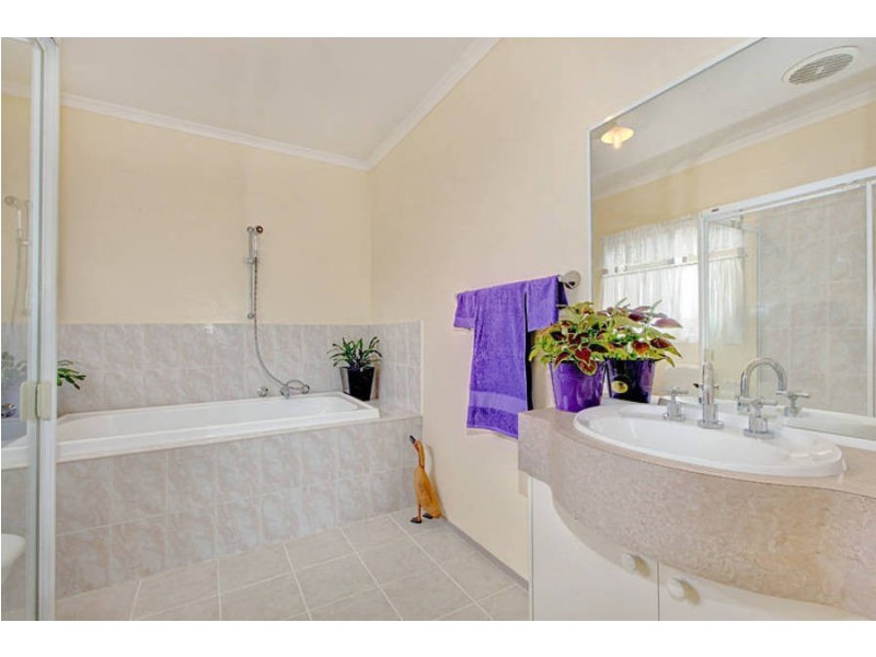 66 McCubbin Drive, Taylors Lakes VIC 3038