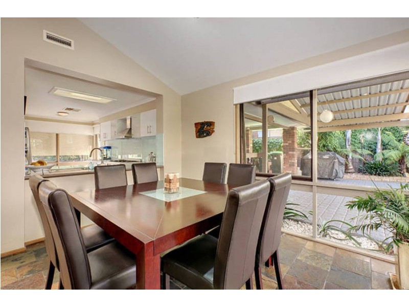 12 Rotoroa Court, Taylors Lakes VIC 3038