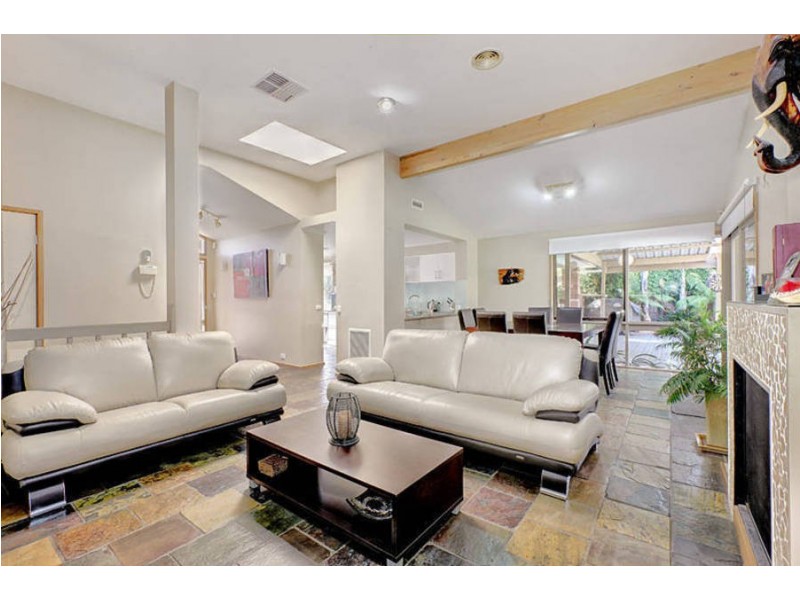 12 Rotoroa Court, Taylors Lakes VIC 3038