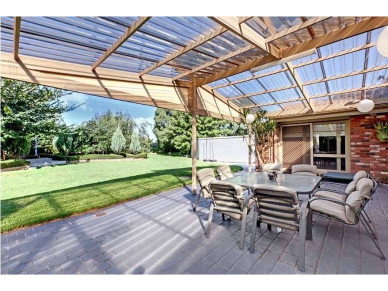 12 Rotoroa Court, Taylors Lakes VIC 3038