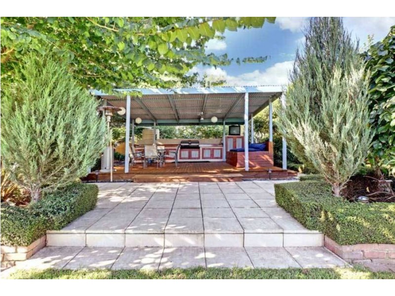 12 Rotoroa Court, Taylors Lakes VIC 3038