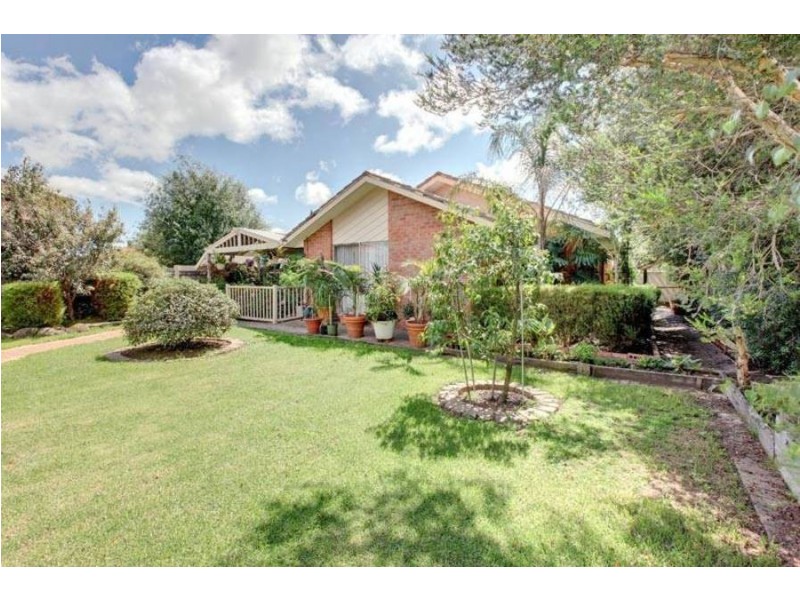 4 Leslie Court, Hillside VIC 3037