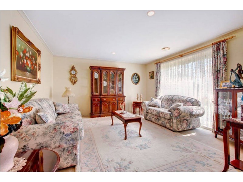 4 Leslie Court, Hillside VIC 3037