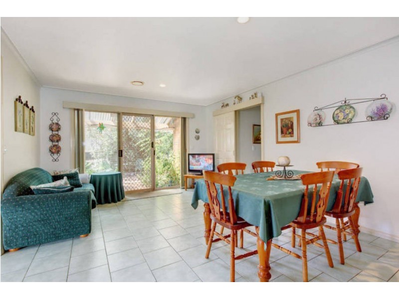 4 Leslie Court, Hillside VIC 3037