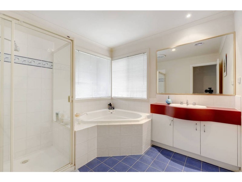 7 Enid Court, Hillside VIC 3037