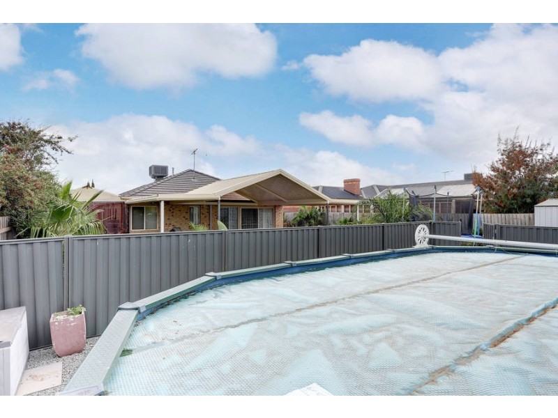 7 Enid Court, Hillside VIC 3037