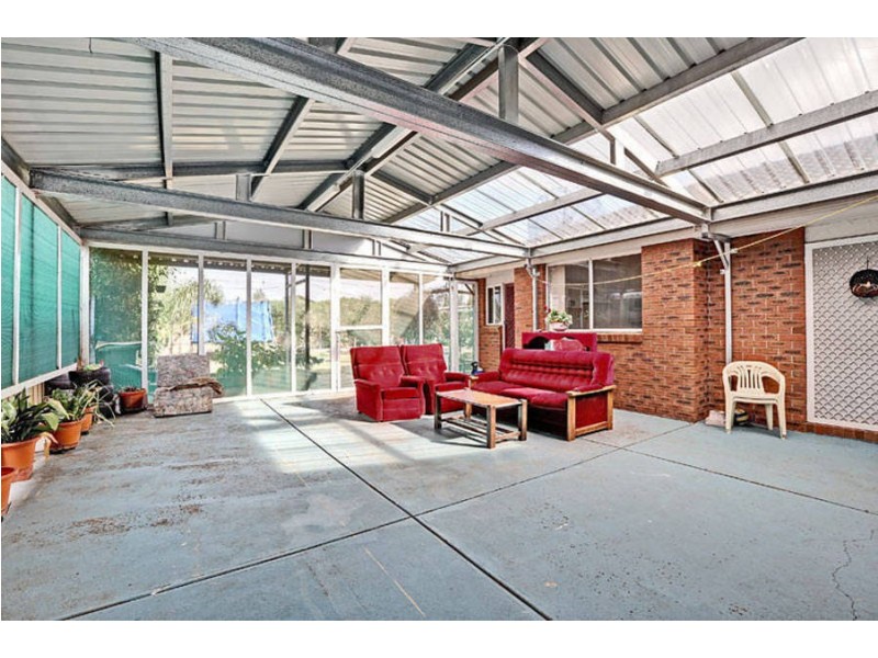 15 Oarsome Drive, Delahey VIC 3037