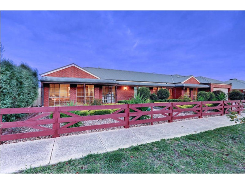 4 Bramshaw Crescent, Hillside VIC 3037