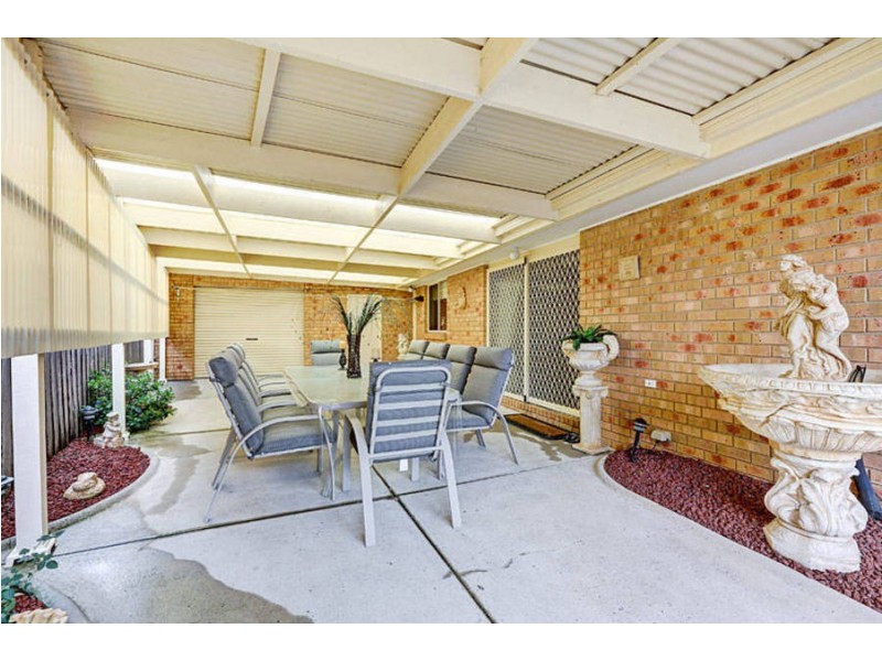15 Aitken Drive, Delahey VIC 3037