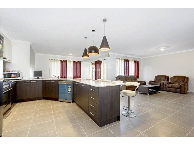 51 Redcliffe Terrace, Taylors Hill VIC 3037