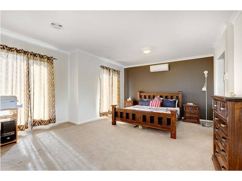 51 Redcliffe Terrace, Taylors Hill VIC 3037