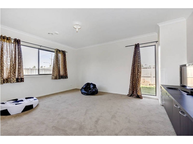 51 Redcliffe Terrace, Taylors Hill VIC 3037