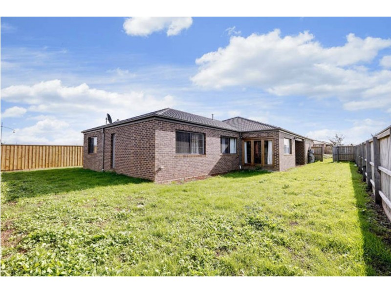 51 Redcliffe Terrace, Taylors Hill VIC 3037