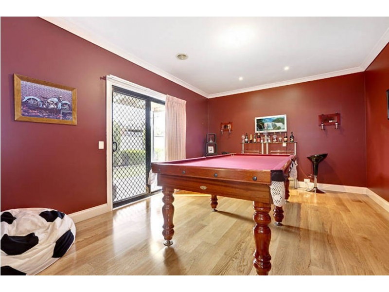 28 Pilgrim Drive, Hillside VIC 3037