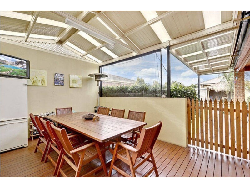 28 Pilgrim Drive, Hillside VIC 3037