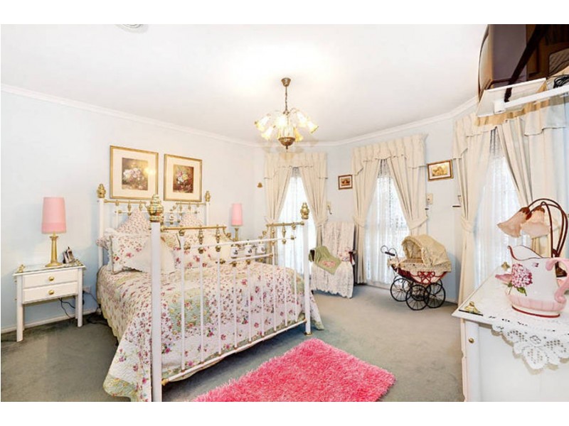 22 Cassinia Close, Delahey VIC 3037