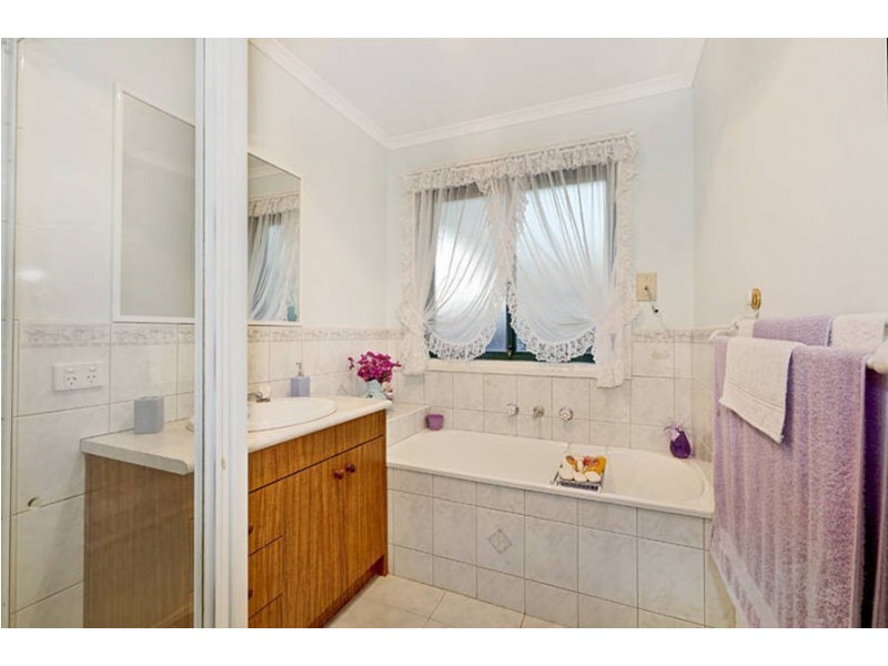 22 Cassinia Close, Delahey VIC 3037