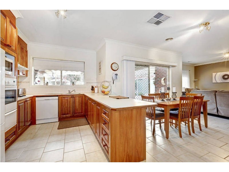 6 Goodenia Place, Hillside VIC 3037